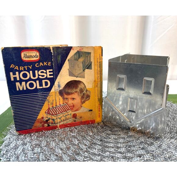 Alumode Party Cake/Gingerbread House Mold Kit Vintage 1950's with Instructions - Picture 1 of 8